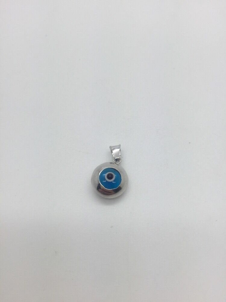 14K Pretty White Gold Circle Evil Eye Pendant 0.90 Grams