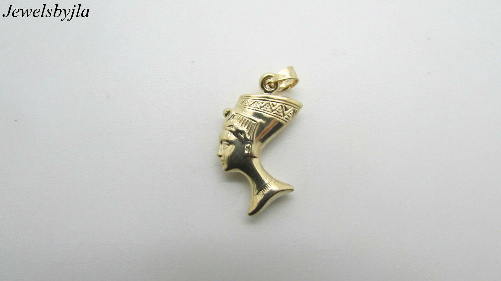 14K Pretty Yellow Gold 3-D Pendant of Queen Nefertiti Of Egypt 1 gram
