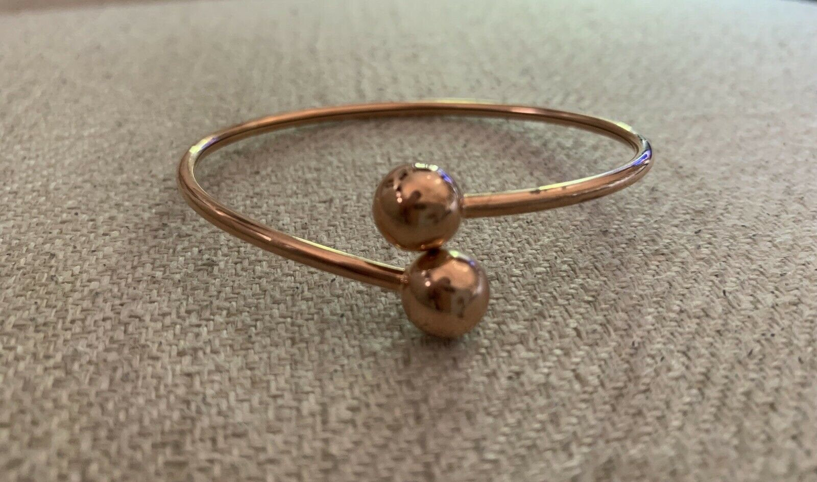 14K Pretty Rose Gold Polished Cuff Bracelet W/ 2 Balls Lined Up 6.8 Grams