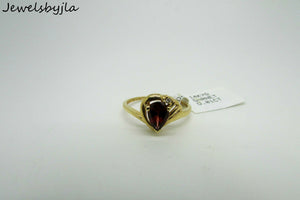 14K Yellow Gold Ladies Pretty Pear Shape Garnet Ring With Diamonds Size 6.5