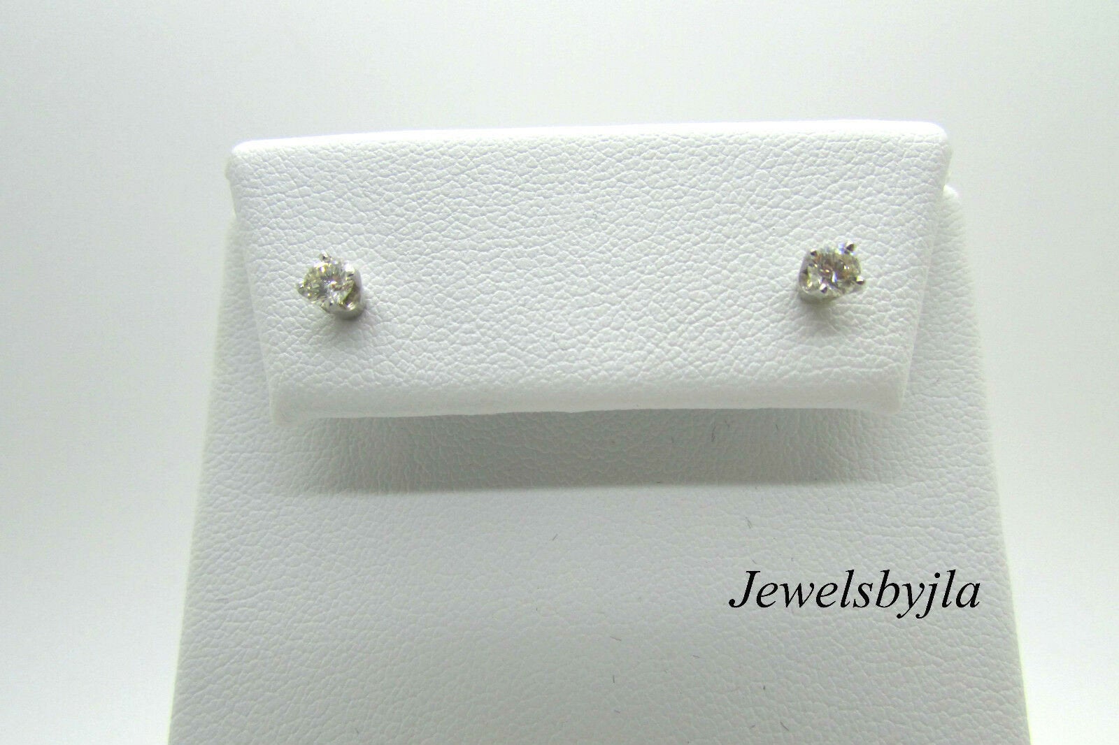 14K Pretty White Gold Clean Round Diamond Stud Earrings .30 Cts H Vs