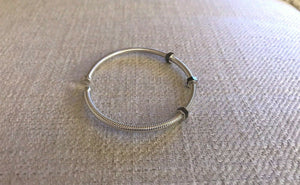 14K Pretty White Gold Small Hammered Cuff Bracelet With Onyx Bolts 5.7 Grams