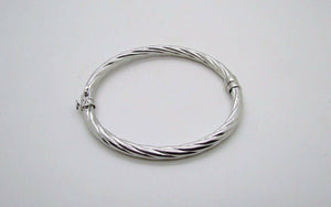 14K Pretty White Gold Thick Twisted Bracelet 8.2 Grams