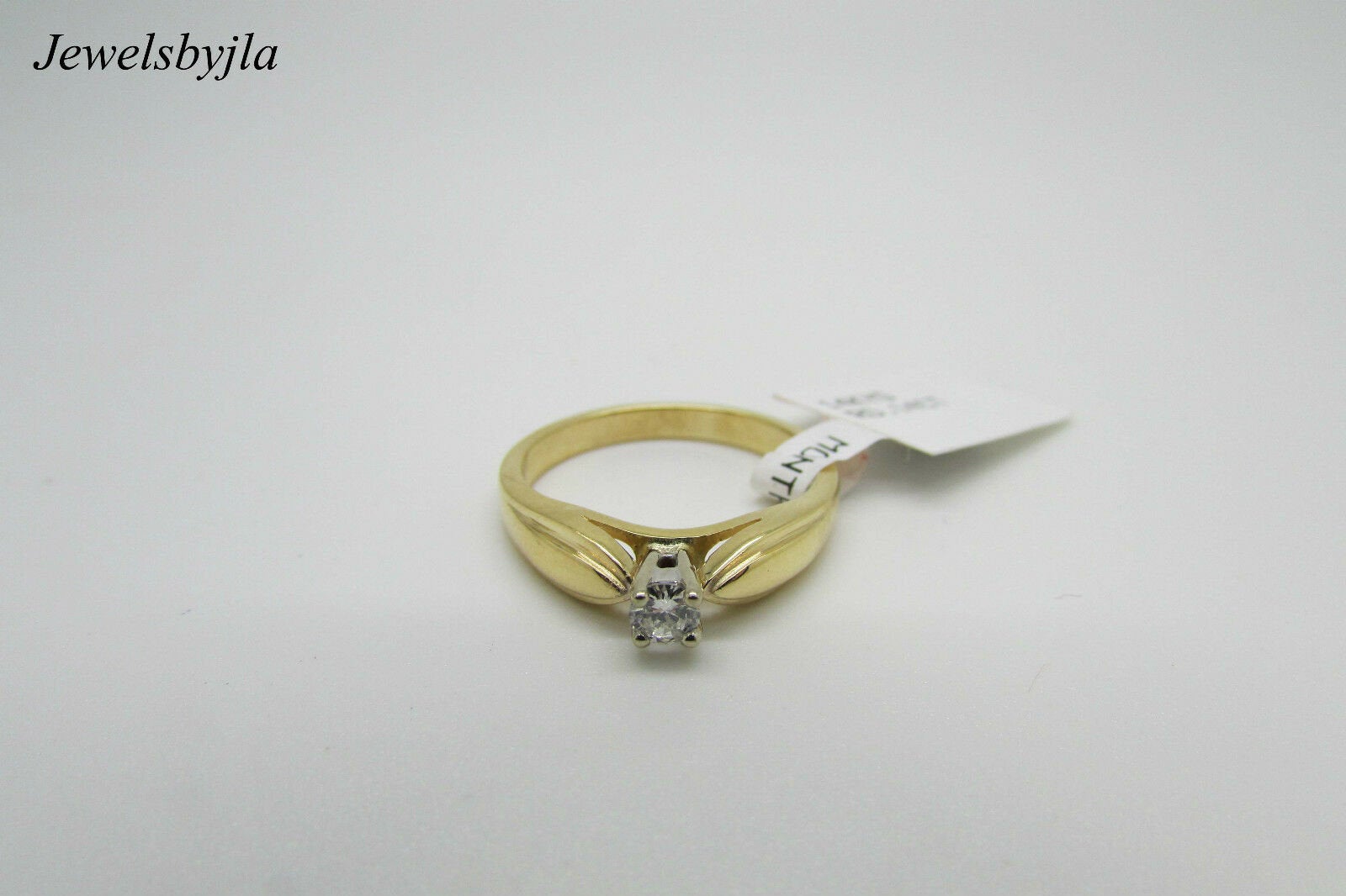 14K Yellow Gold Ladies Pretty Solitaire Ring With Single Diamond .14Cts Size 6.5