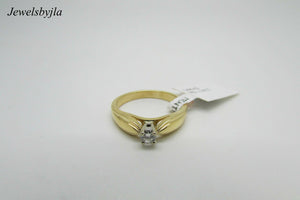 14K Yellow Gold Ladies Pretty Solitaire Ring With Single Diamond .14Cts Size 6.5
