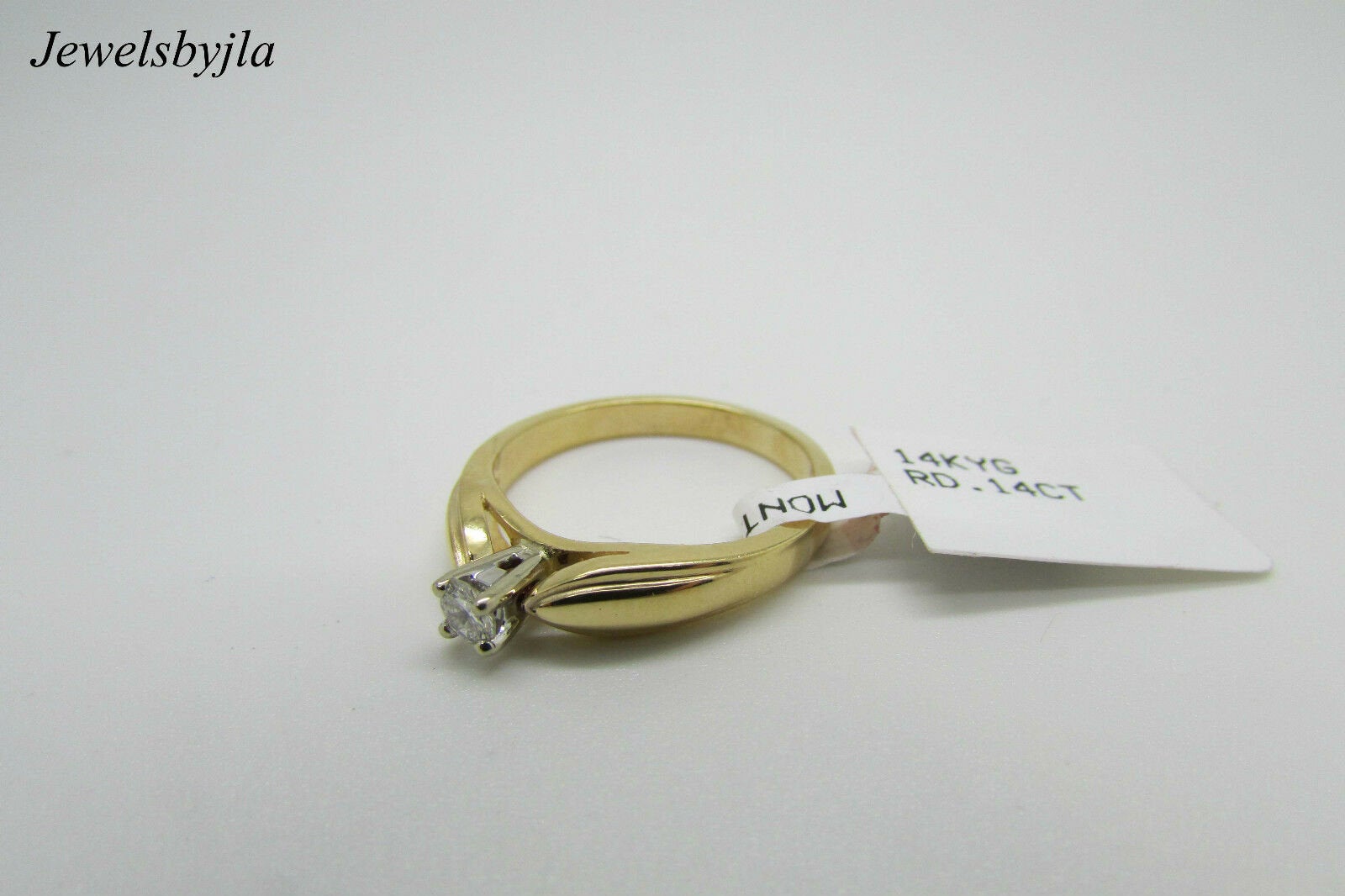 14K Yellow Gold Ladies Pretty Solitaire Ring With Single Diamond .14Cts Size 6.5