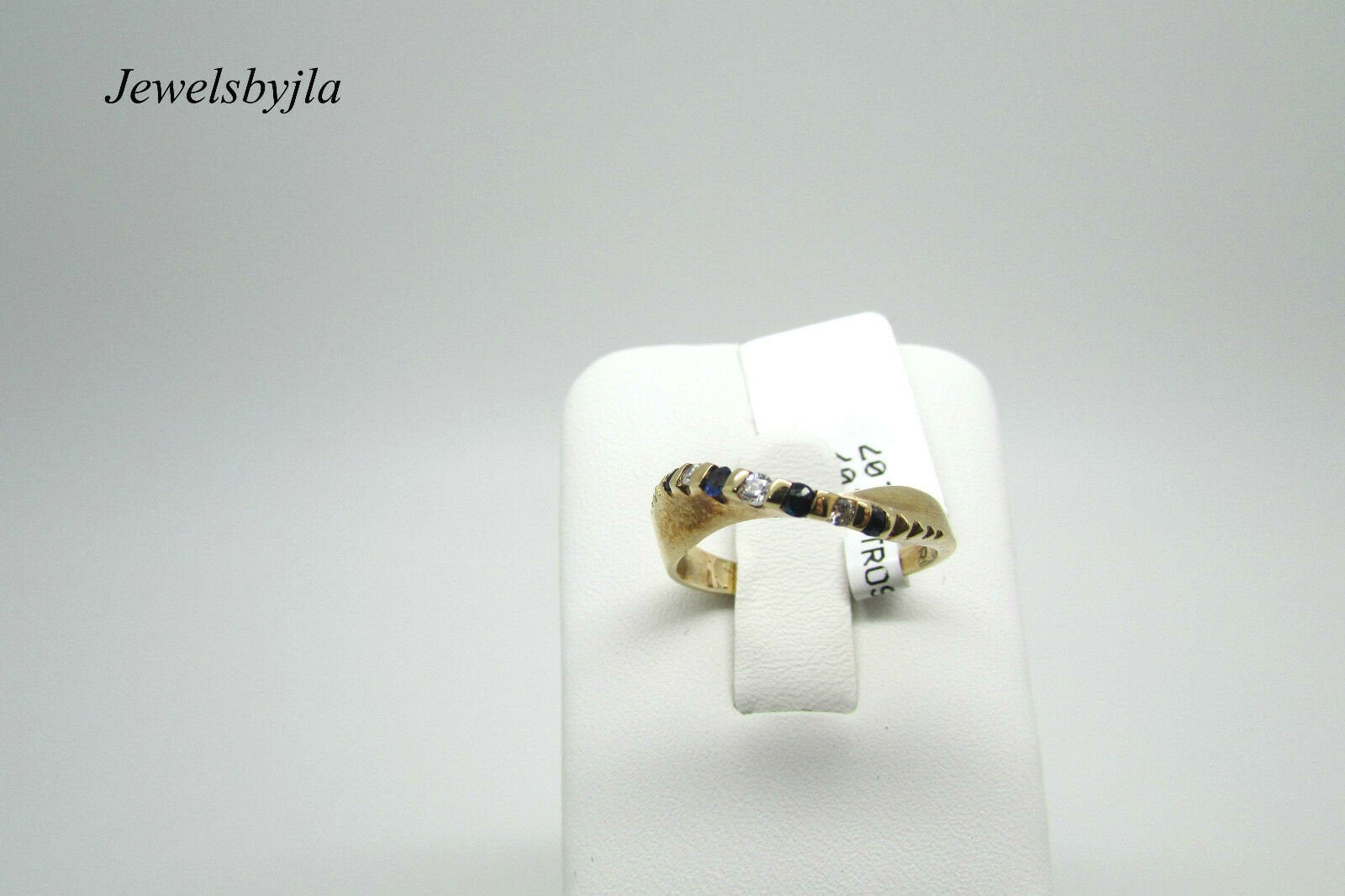 14K Pretty Yellow Gold Curved Ring With Round Diamonds And Sapphires 2.7 Grams