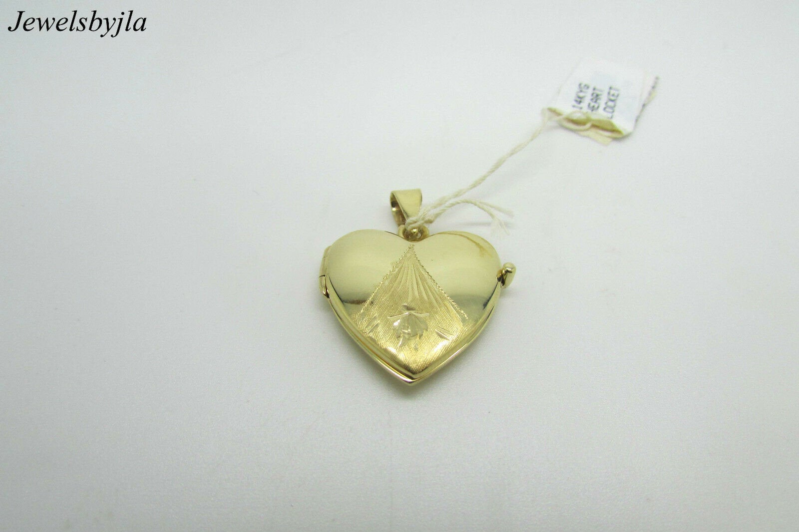 14K Yellow Gold Pretty Heart Locket Pendant/Charm With Design Made In Italy