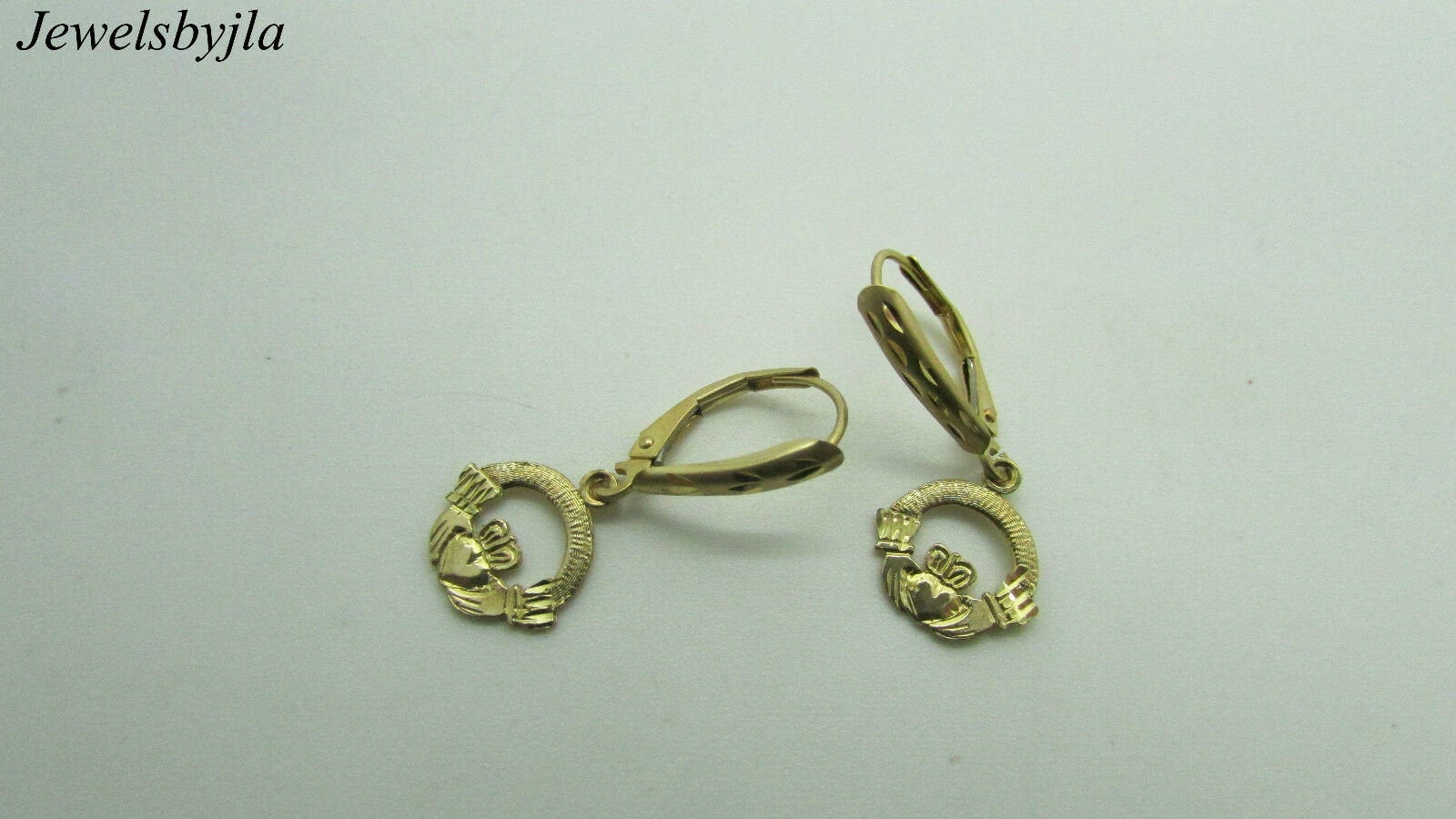 14K Pretty Yellow Gold Dangling Claddagh Post Earrings 1.5 Grams