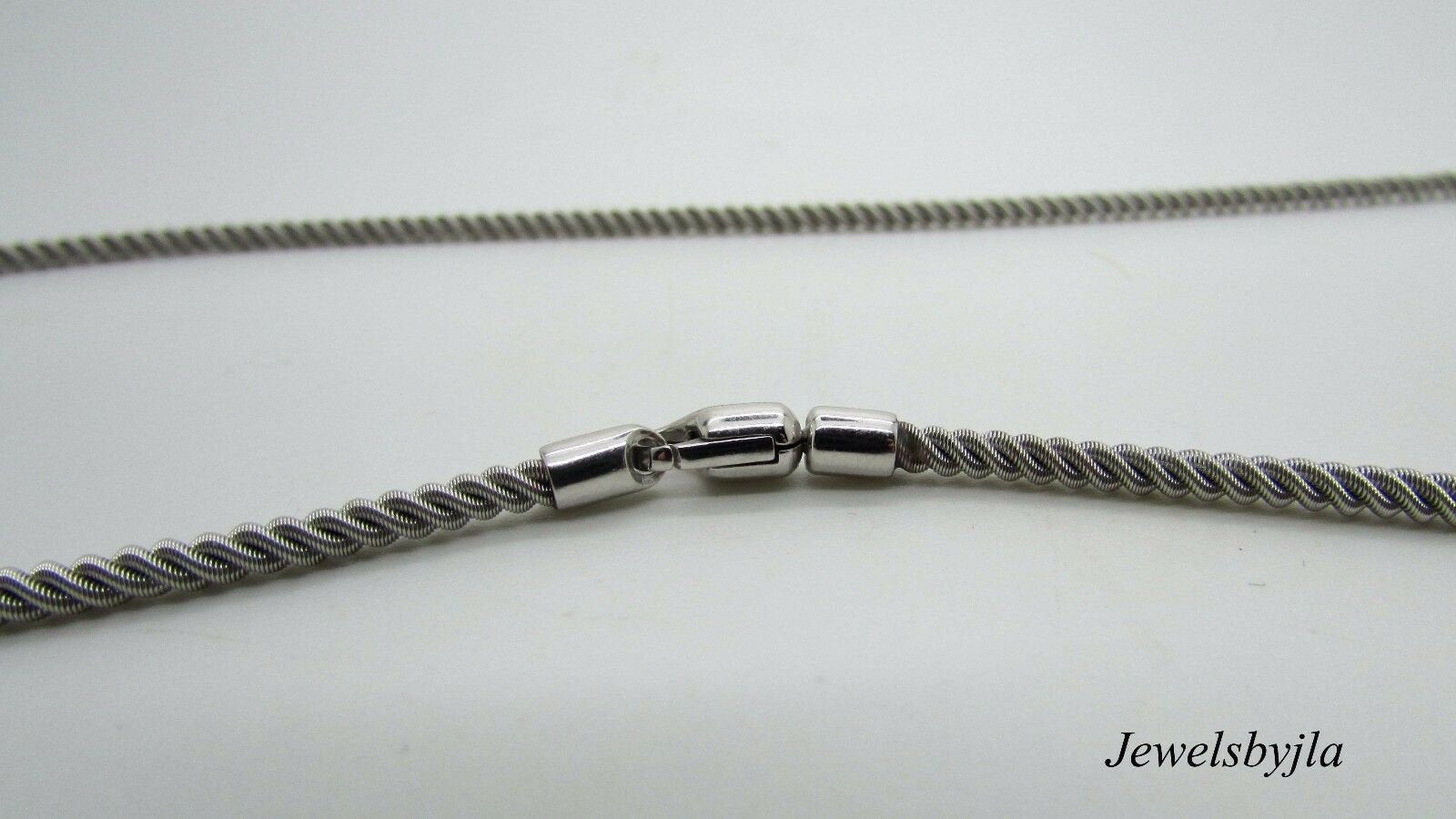 14K Pretty White Gold Twisted Thick Chain 20 Inches 10.5 Grams 2.4 Mm