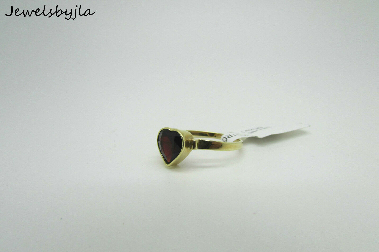 14K Yellow Gold Ladies Pretty Heart Shaped Garnet Ring 2.1 Grams Size 6.5