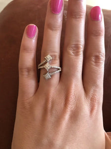 14K Pretty White Gold Vertical Three Tier Ring and Round Diamonds Size7 0.74 Cts