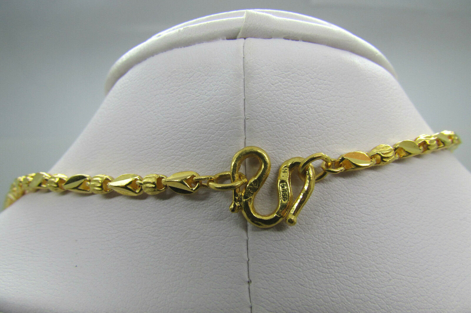 22K Pretty Yellow Gold Nugget Chain With Horseshoe Clasp 19 Inches 15.9 Grams