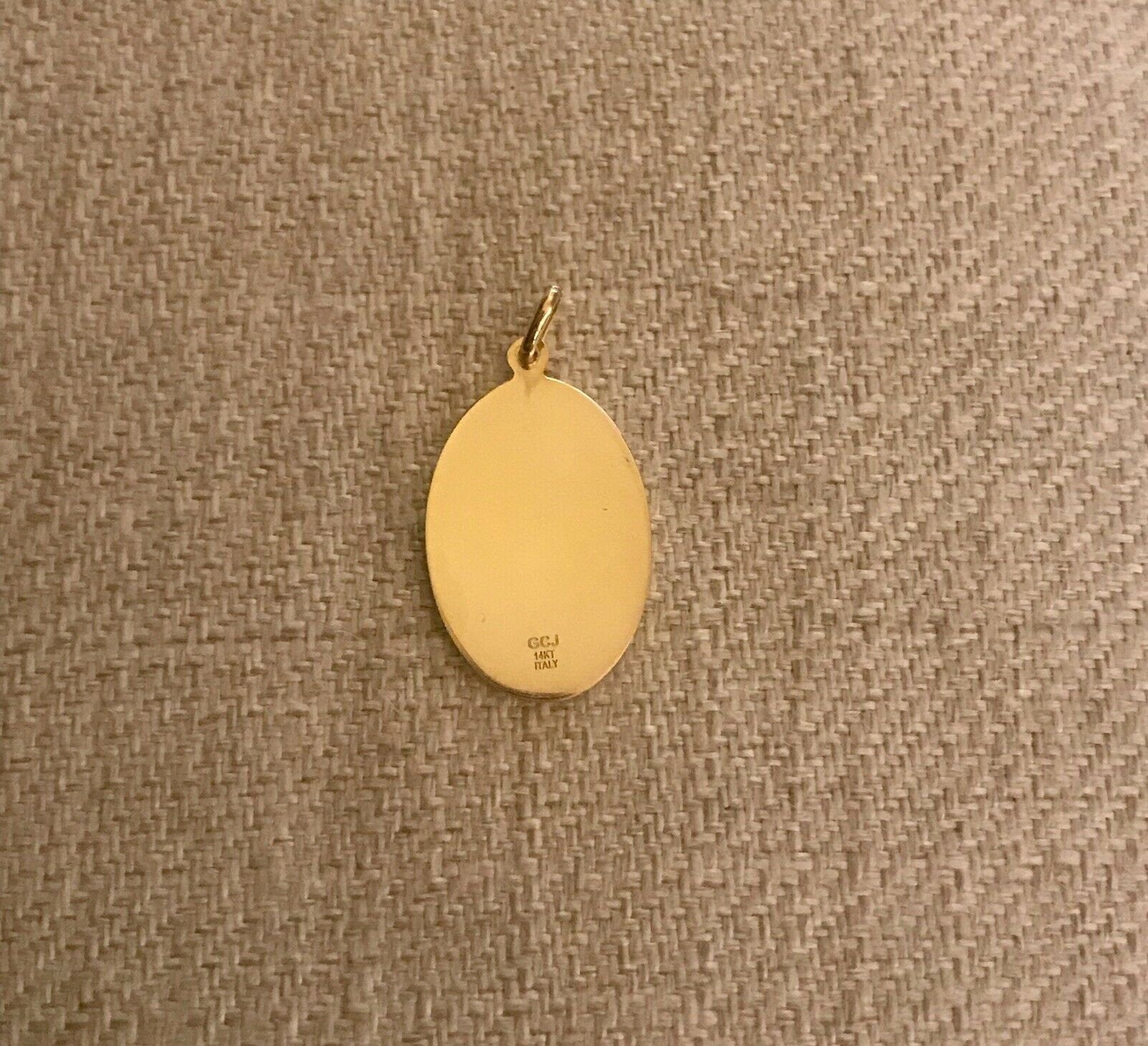 14K Pretty Yellow Gold Medal Oval Pendant Saint Christopher Italy 4 Grams
