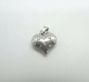 14K White Gold Pretty Puffed Heart Pendant/Charm With Stars 0.45 Grams