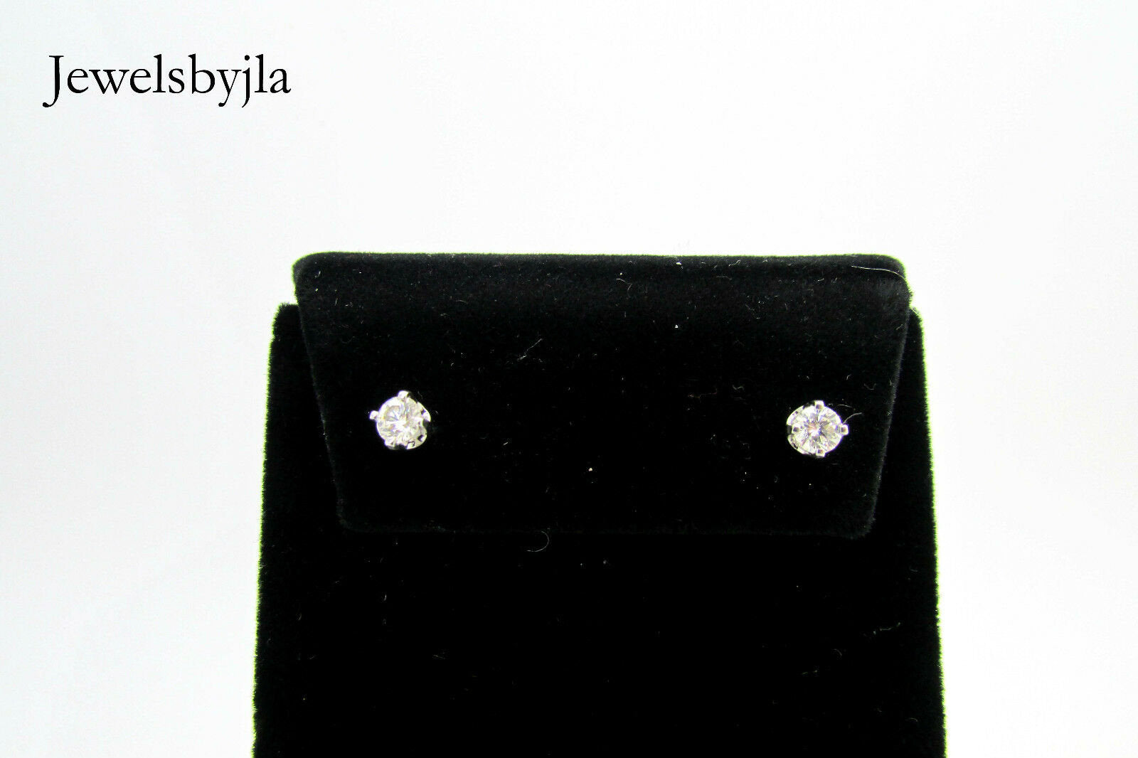 14K Pretty White Gold Clean Round Diamond Stud Earrings .40 Cts H Vs