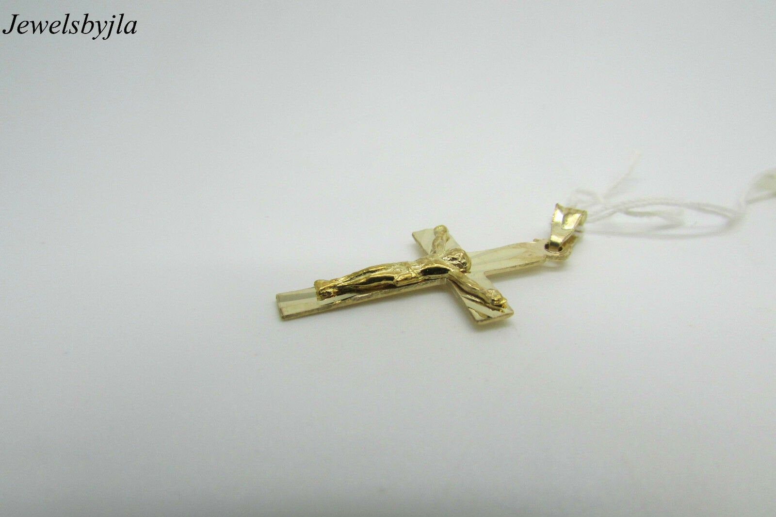 14K Yellow Gold Pretty Crucifix Christ Pendant/Charm 1.8 Grams