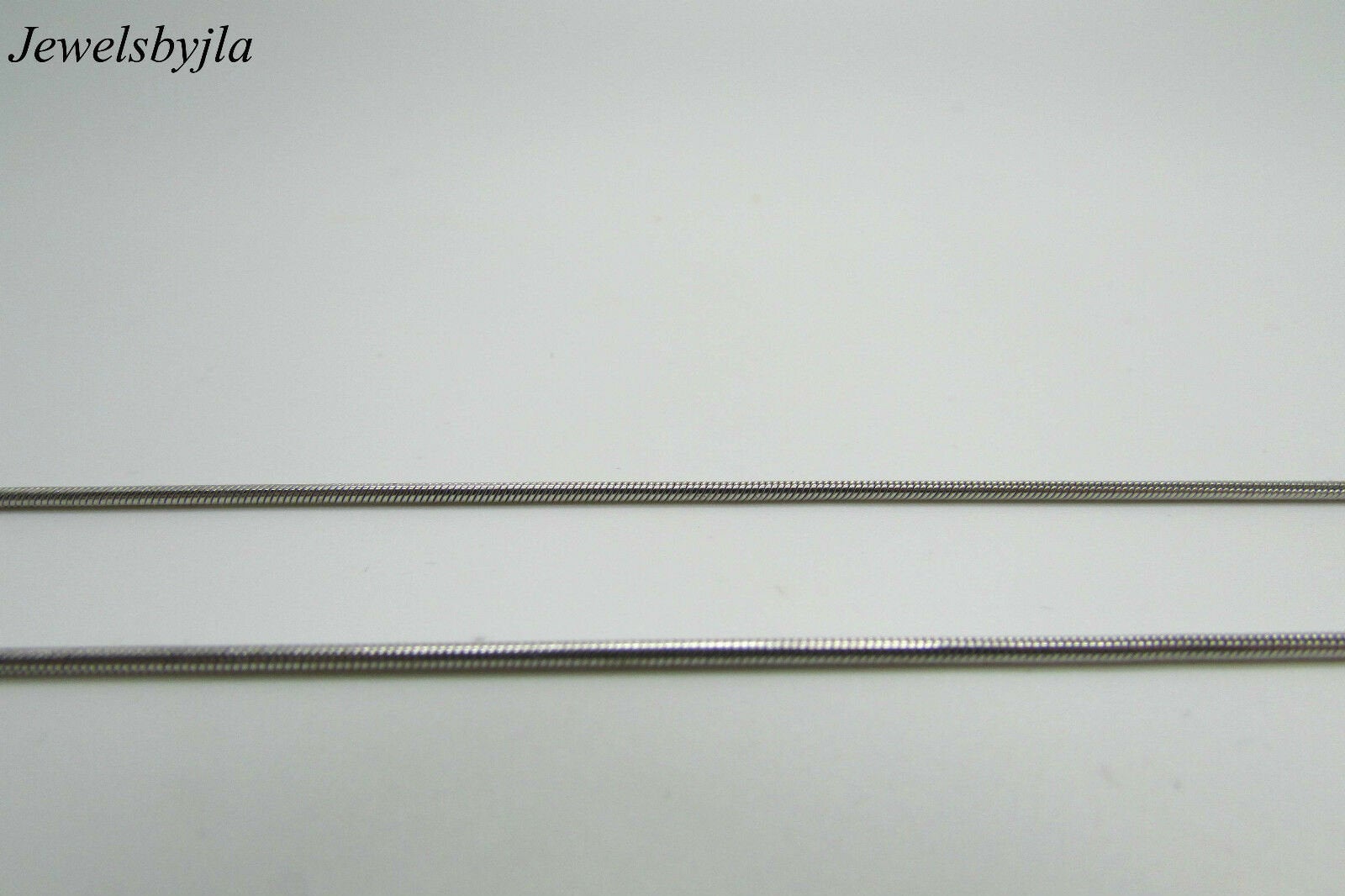 14K Solid White Gold Pretty Round Square Snake Chain 16 Inches 5.2 Grams Italy