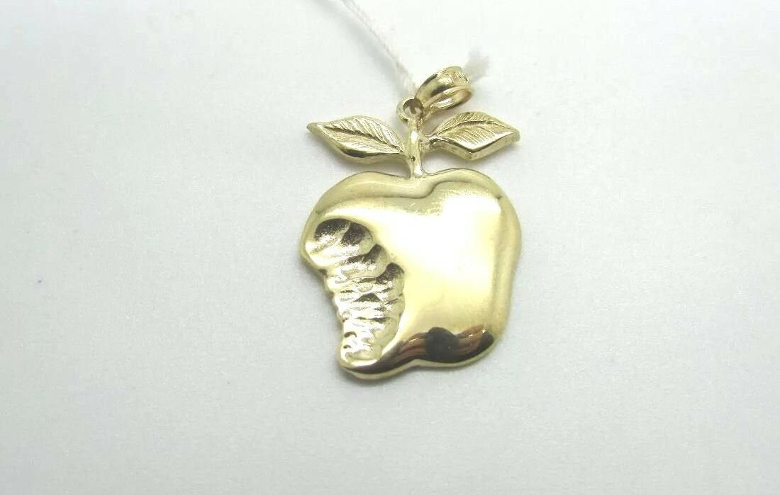 14K Yellow Gold Beautiful Bitten Apple Pendant Adam And Eve 3.0 Grams