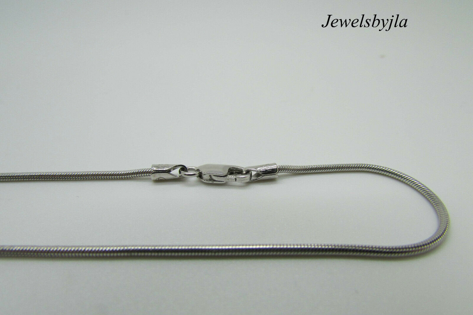 14K Solid White Gold Pretty Round Square Snake Chain 16 Inches 5 Grams Italy