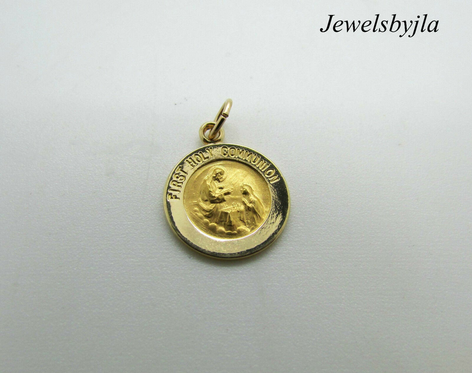 14K Pretty Yellow Gold First Holy Communion Pendant With Picture Engraved