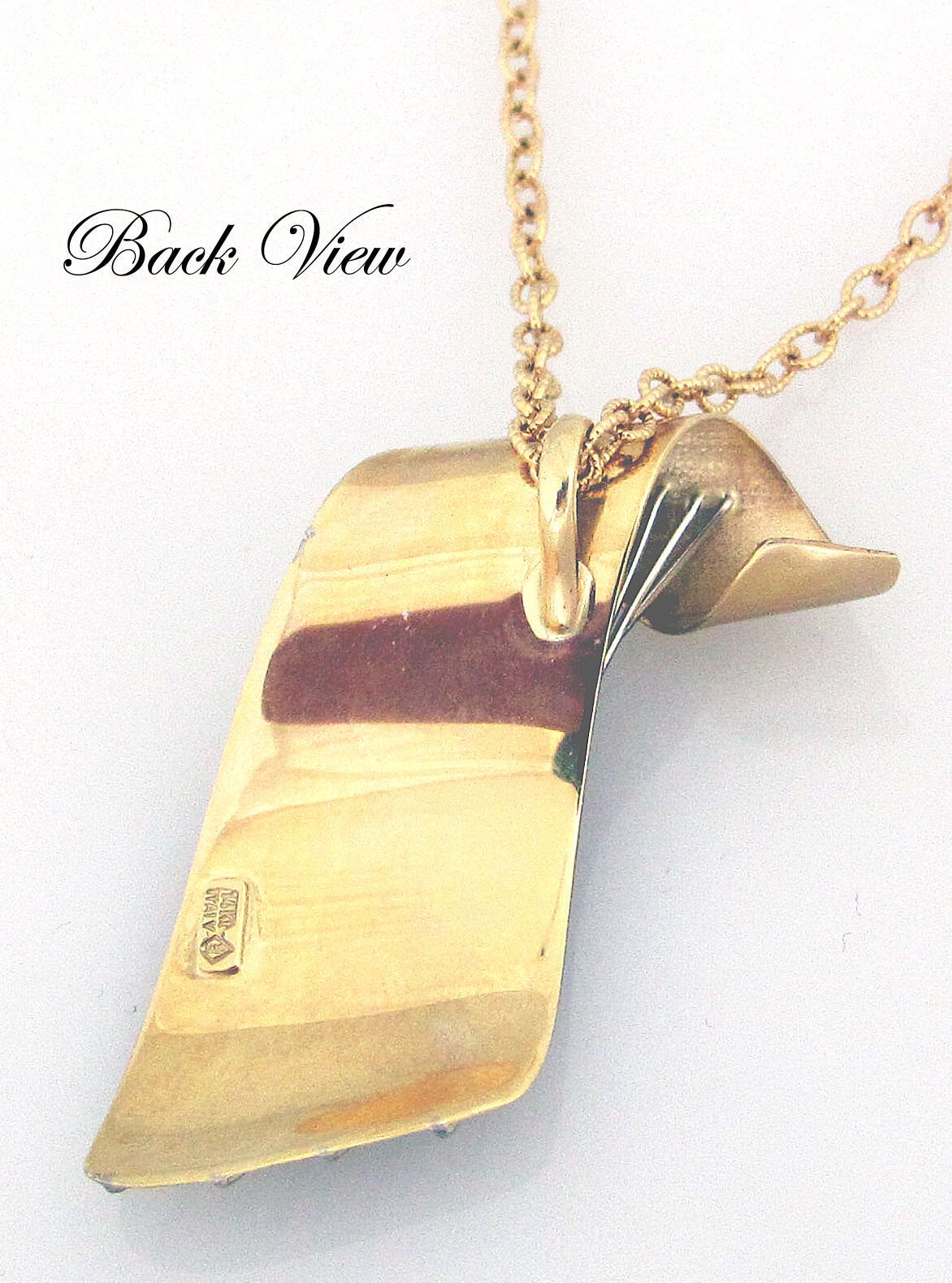 14K Yellow Gold Pretty Oval Fluted Links Chain Pendant With 18&#39; Inch Chain
