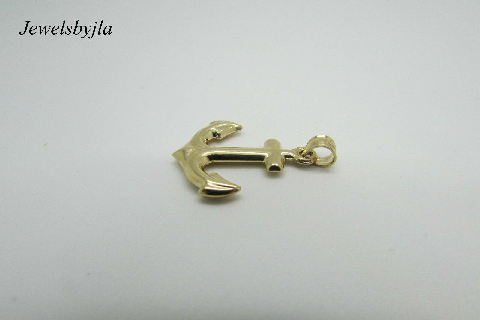 14K Pretty Yellow Gold Anchor Sailor Nautical Pendant 0.9 Grams