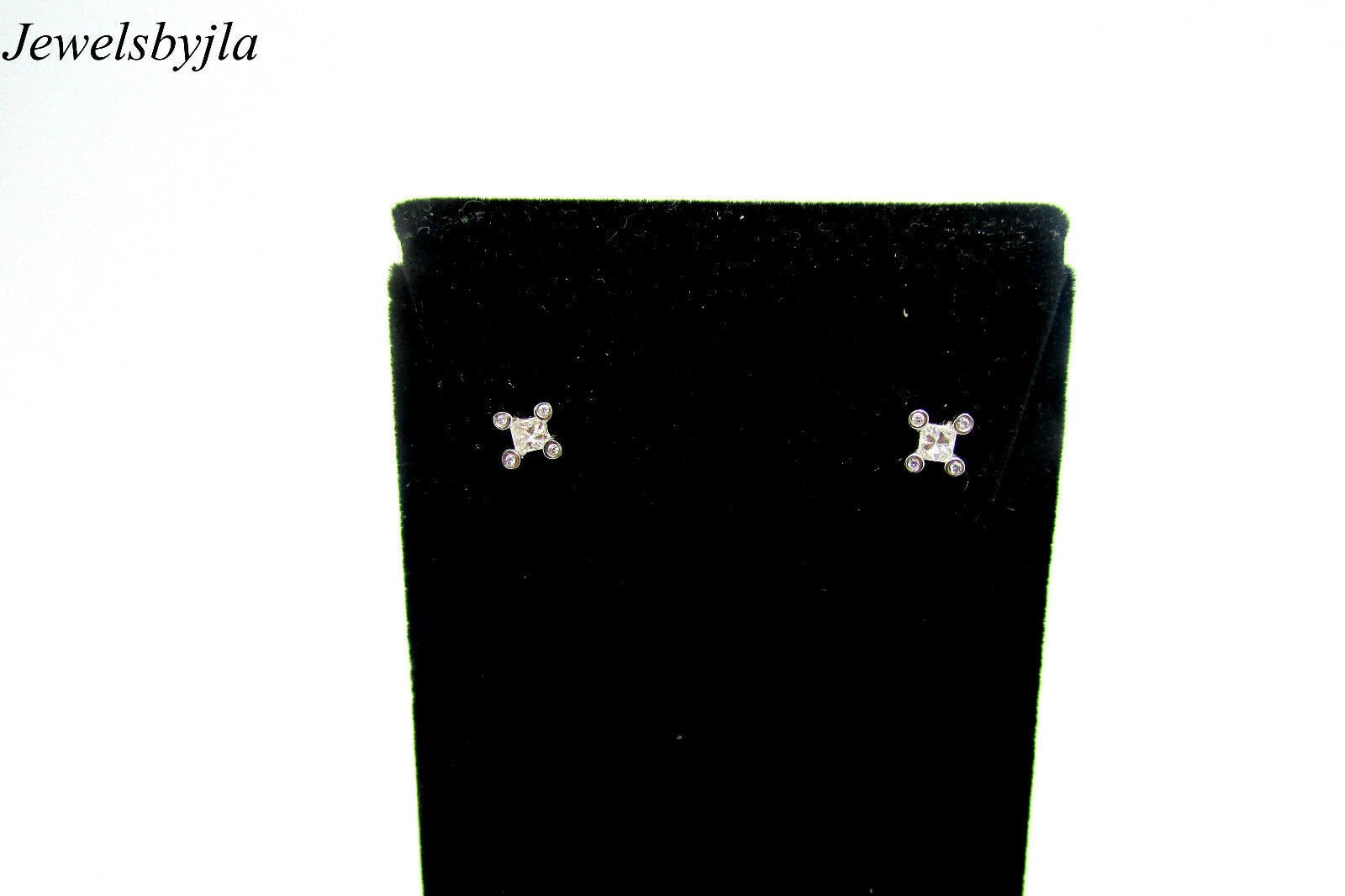 14K White Gold Princess Cut Stud Earrings With 4 Rounds Diamonds Prong .28Cts