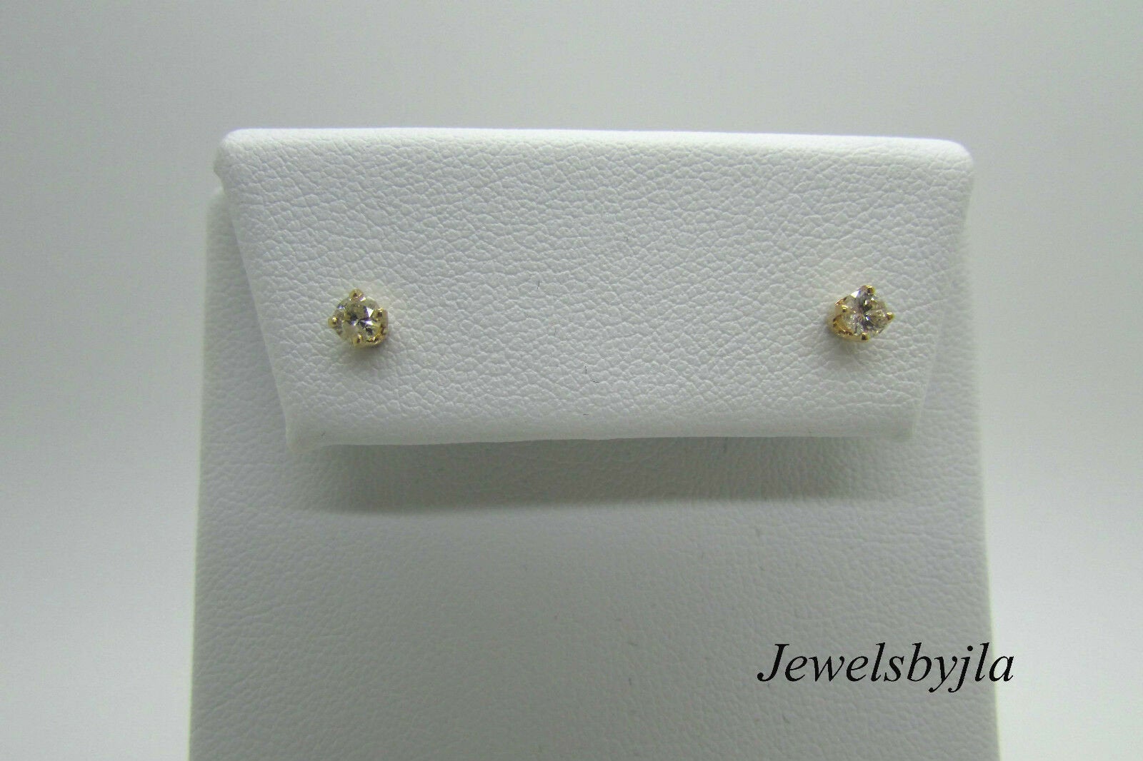 14K Pretty Yellow Gold Round Diamond Stud Earrings .25 Points I Color I1 Clarity