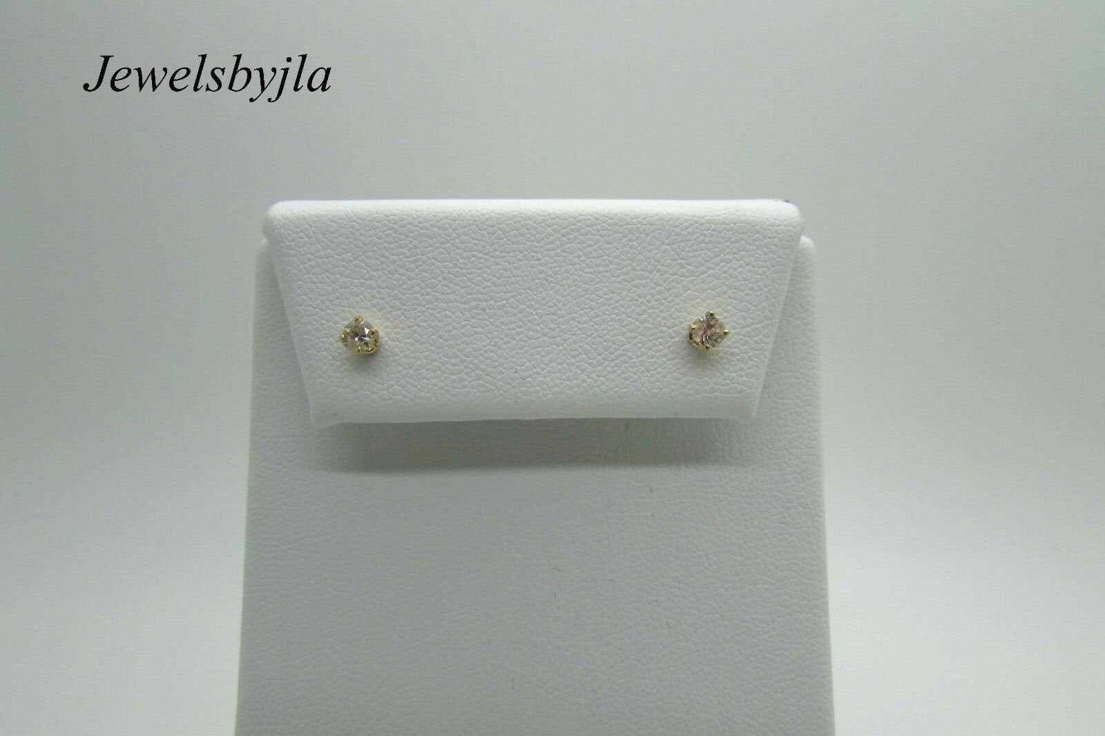 14K Pretty Yellow Gold Round Diamond Stud Earrings .25 Points I Color I1 Clarity