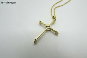 14K Pretty Yellow Gold Cross With Round And Princess Cut Diamonds 0.22 Cts
