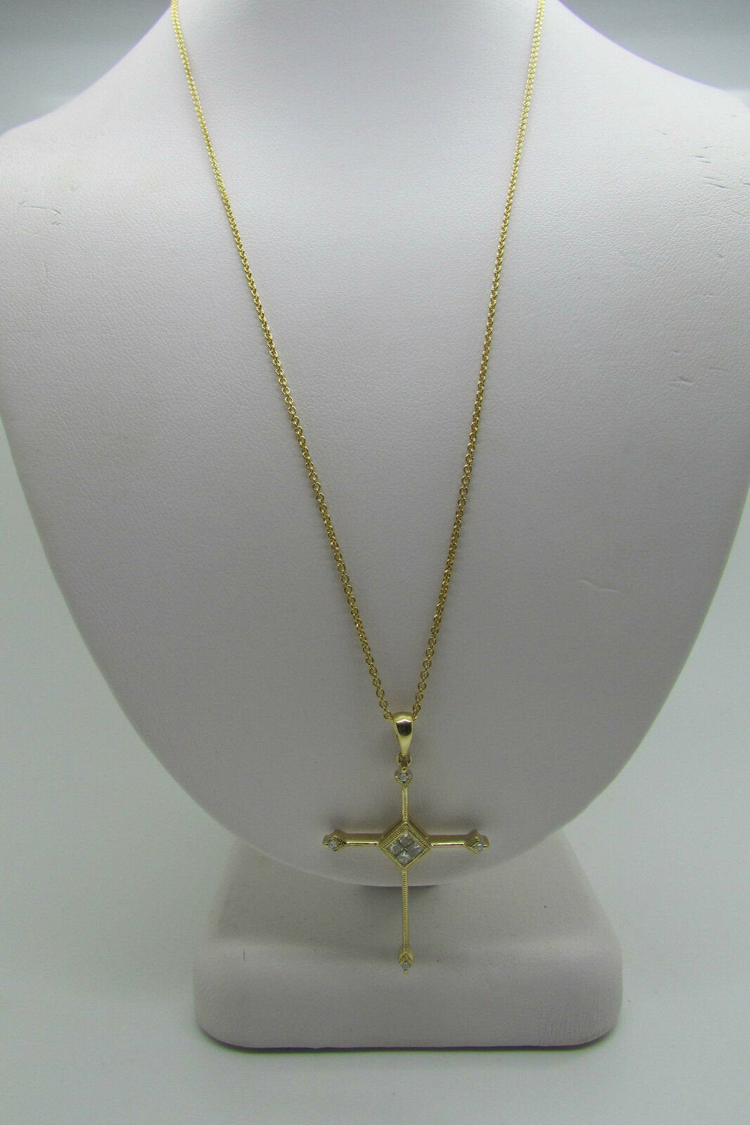 14K Pretty Yellow Gold Cross With Round And Princess Cut Diamonds 0.22 Cts