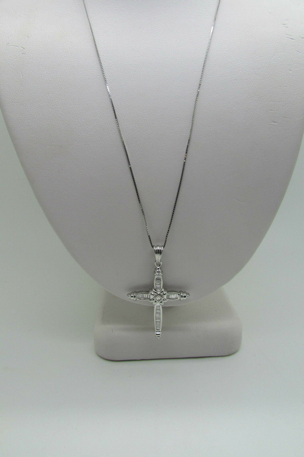 18K Pretty White Gold Cross Pendant With Baguette Diamonds X Design 0.61 Cts