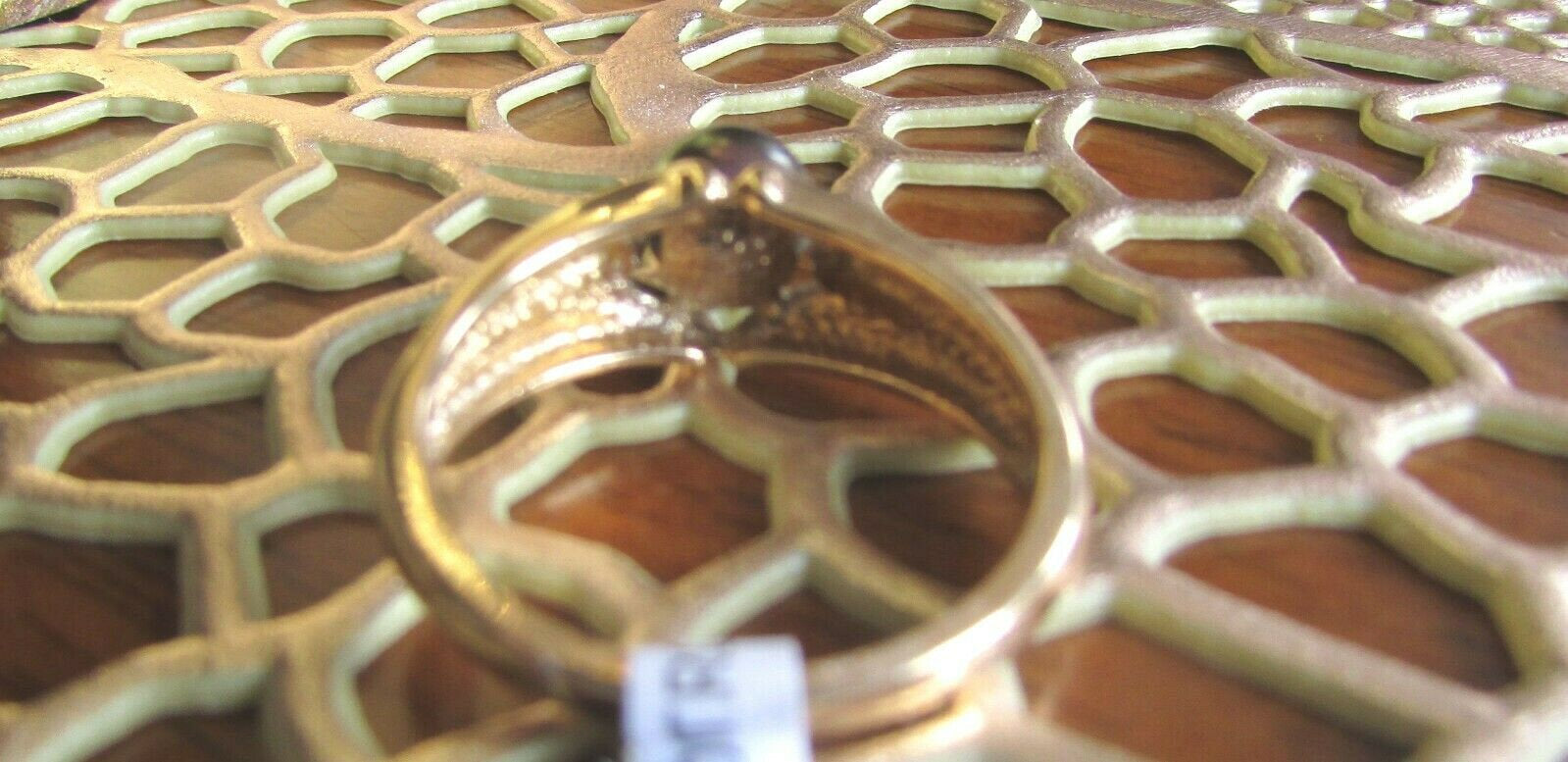 14K Pretty Yellow Gold Ring With Round Black Pearl 4 Grams Size 7 Sizable