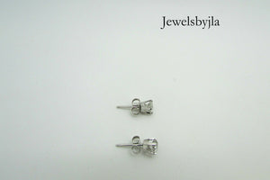 14K Pretty White Gold Clean Round Diamond Stud Earrings .85 Points G Si2