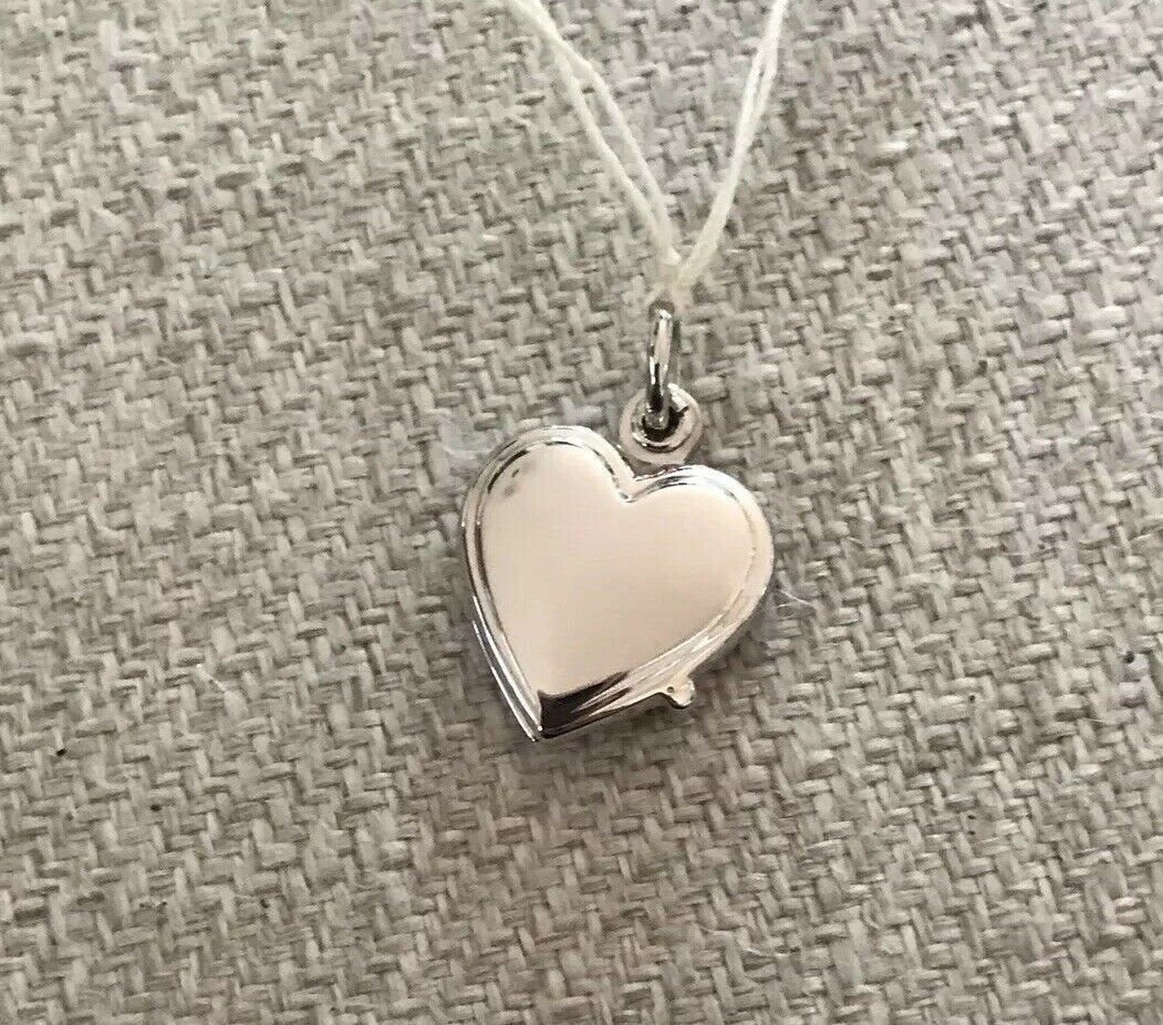 14K White Gold Pretty Heart Locket Pendant/Charm With Flower Design Italy