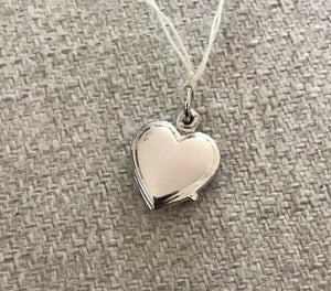 14K White Gold Pretty Heart Locket Pendant/Charm With Flower Design Italy