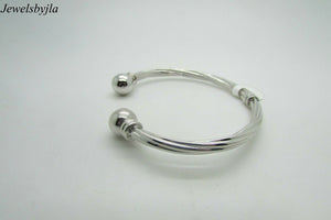 14K Pretty White Gold Polished Twisted Open Cuff Bracelet With 2 Balls 7 Grams