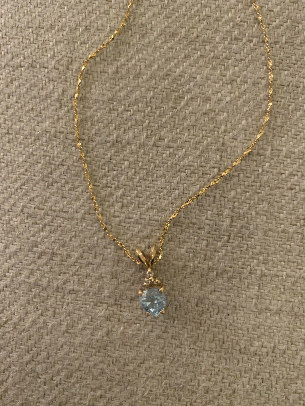 14K Pretty Yellow Gold Heart Shaped Aquamarine Pendant With Chain .85 Cts