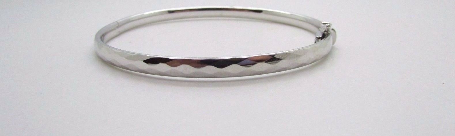 14K Pretty White Gold Thick Hammered Bracelet 7.1 Grams
