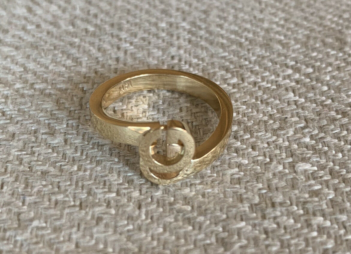 14K Pretty Yellow Gold Thick Ring Band With Letter G Stacked Size 6.5 4.5Grams