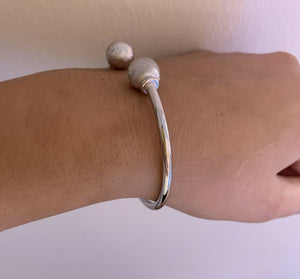 14K Pretty White Gold Open Cuff Bracelet With 2 Matte Balls 7.7 Grams