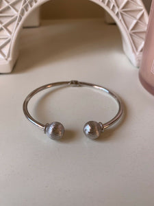 14K Pretty White Gold Open Cuff Bracelet With 2 Matte Balls 7.7 Grams