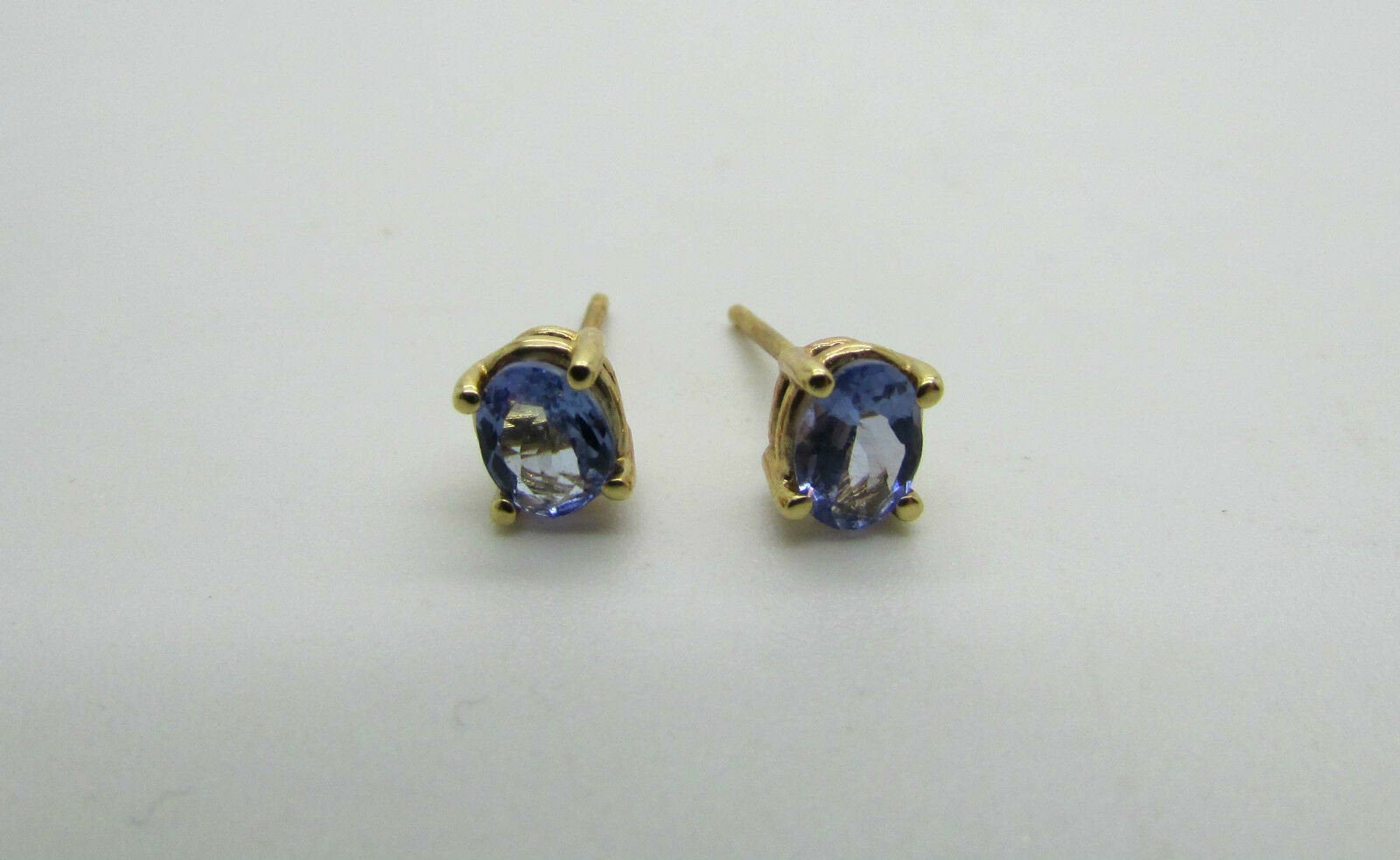 14K Pretty Yellow Gold Tanzanite Oval Stud Earrings Four Prongs 0.66 Cts