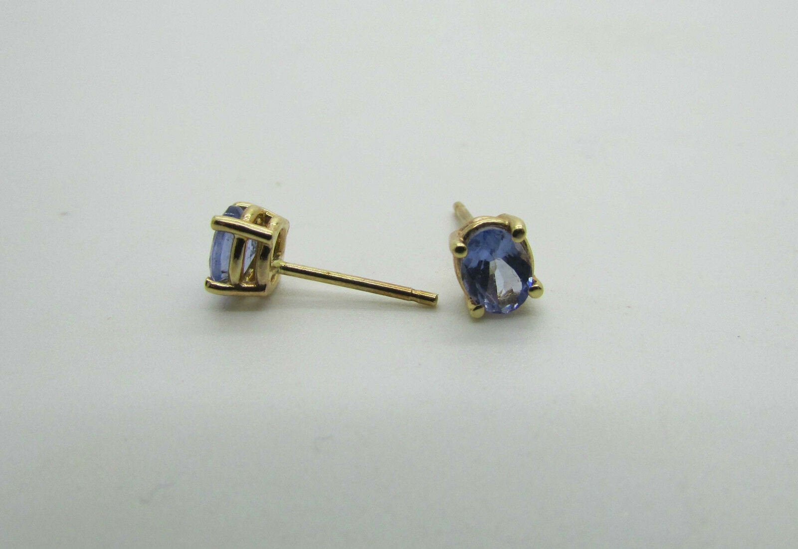 14K Pretty Yellow Gold Tanzanite Oval Stud Earrings Four Prongs 0.66 Cts