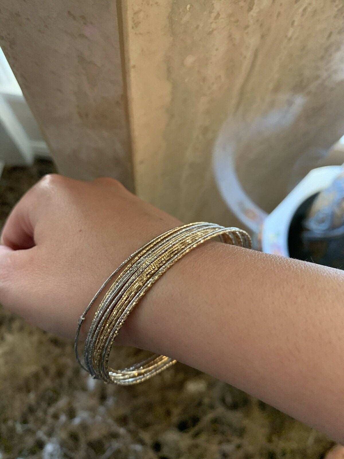 14K Pretty Yellow Gold High Polished Diamond Cut Thin Bangle 2 Grams