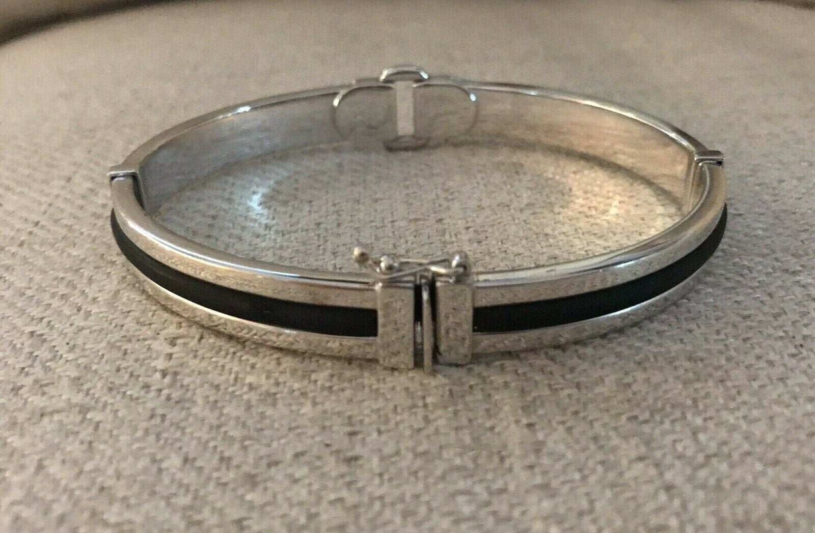 14K White Gold And Black Men&#39;s Oval Shape Cuff Bracelet W/ 2 Screws 28.6 Grams