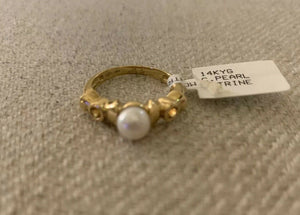 14K Pretty Yellow Gold Ladies Round Pearl Ring With Citrine Stones On The Sides