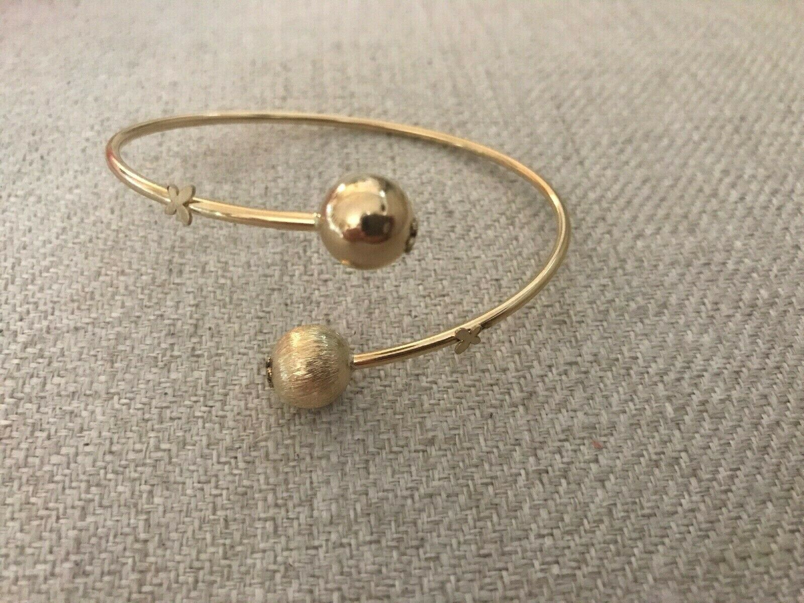 14K Pretty Yellow Gold Polished and Matte Bracelet W/ 2 balls and Butterflies 5.4 Gr
