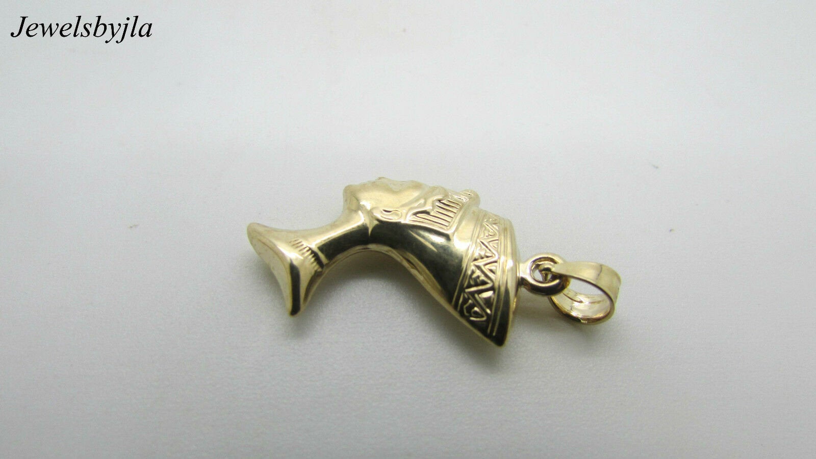 14K Pretty Yellow Gold 3-D Pendant of Queen Nefertiti Of Egypt 1 gram